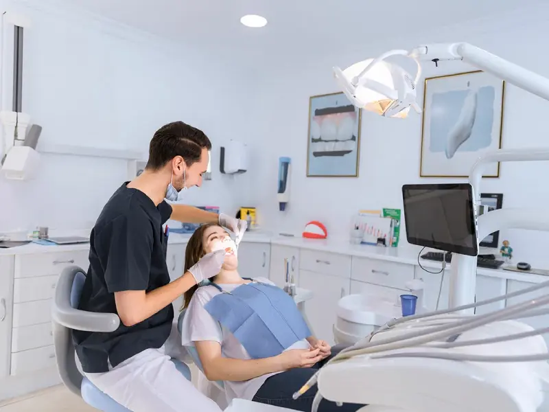 Behandlungssuite der Zahnklinik ernst-dental